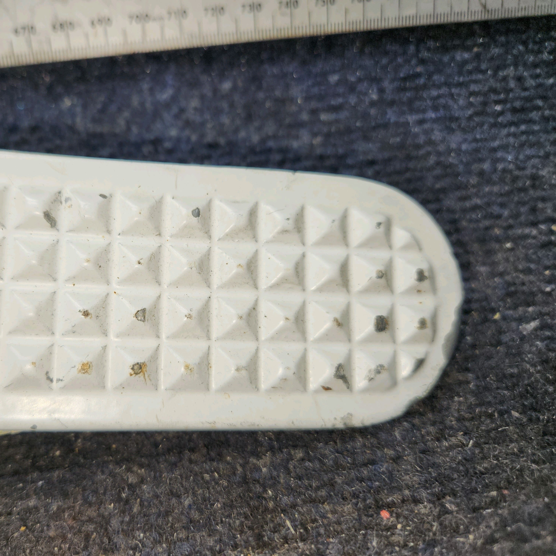 Used aircraft parts for sale, 0541155-1, 0541154-1 Cessna 172E Main Gear Entrance Bracket w/ Step - RH