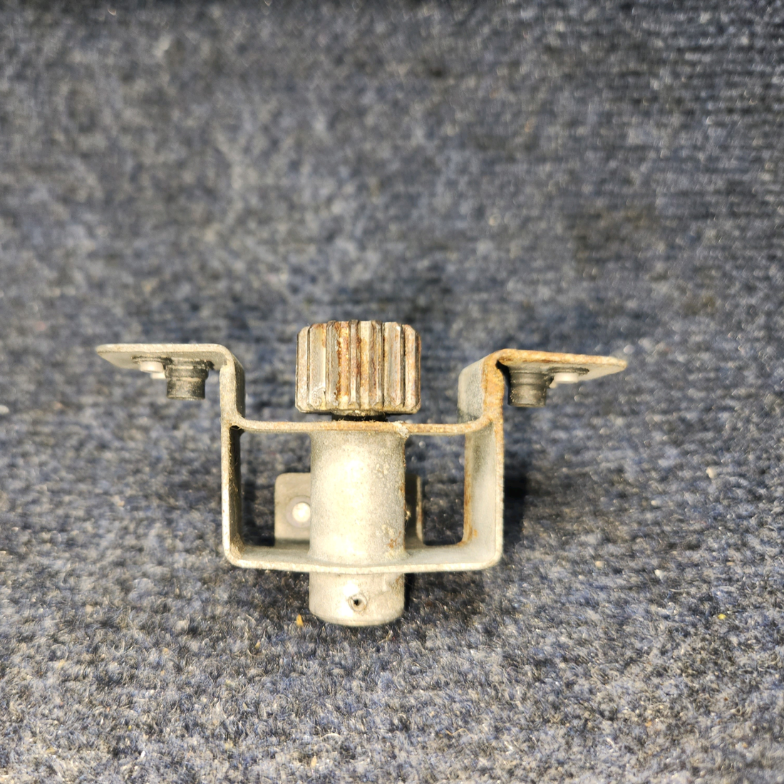Used aircraft parts for sale, 0412066-2 Cessna C-150J Rotary Door Clutch Latch Assembly RH