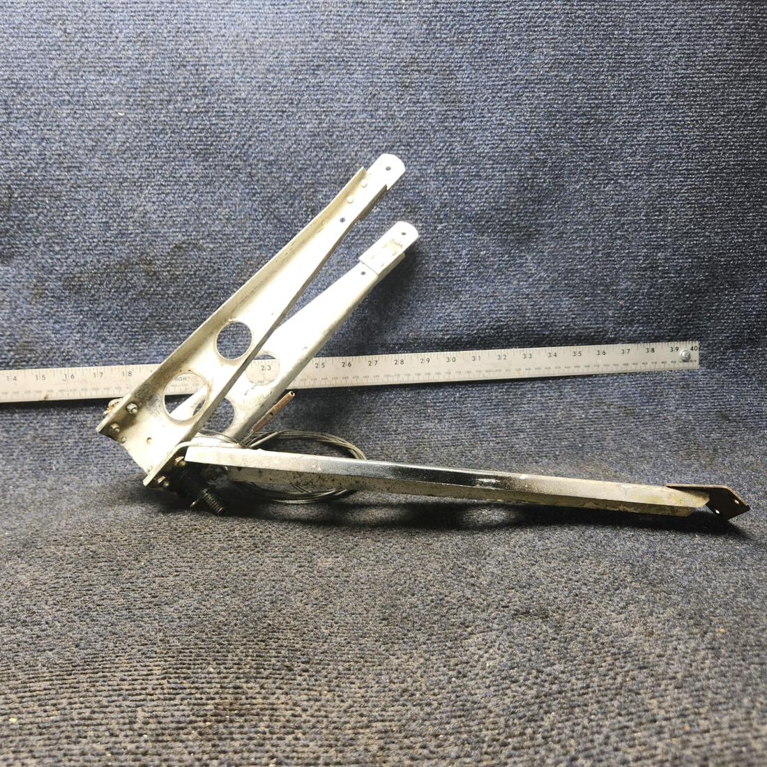 Used aircraft parts for sale, 65244-000, 65245-000, 65246-000 Piper PA28-161 Stabilator Trim Control and Shaft