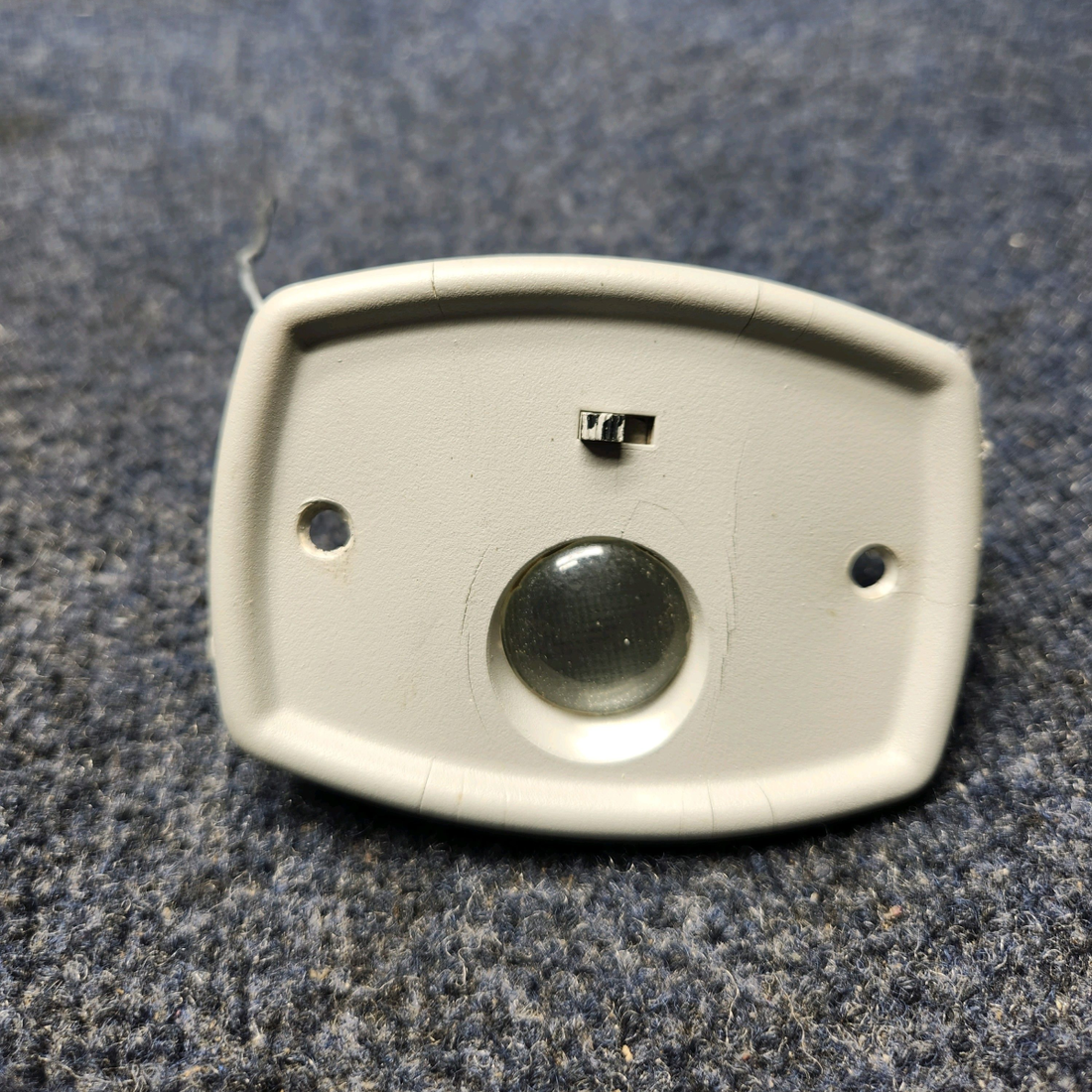 Used aircraft parts for sale, 572-524 Piper PA32RT-300 GRIMES READING LIGHT W/ SWITCH (14V) HAS CRACK