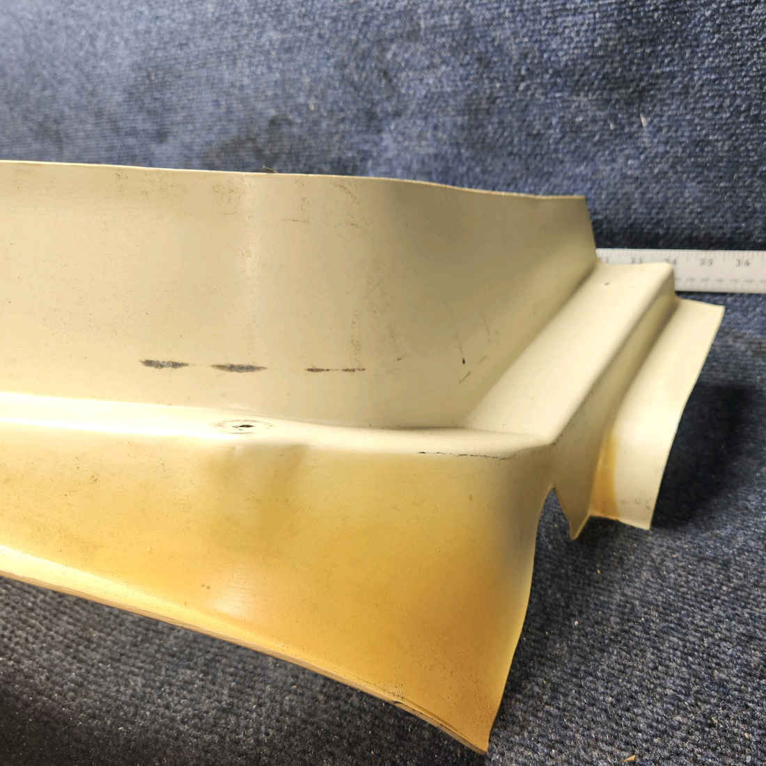 Used aircraft parts for sale, 2415014-7 Cessna 172RG MOLDING REAR WINDOW LOWER