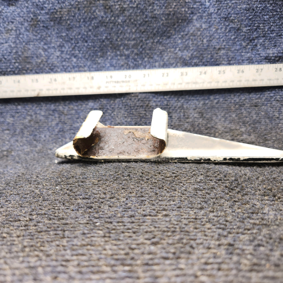 Used aircraft parts for sale, 0541155-2, 0541154-1 Cessna 172 R/H Main Gear Entrance Bracket w Step