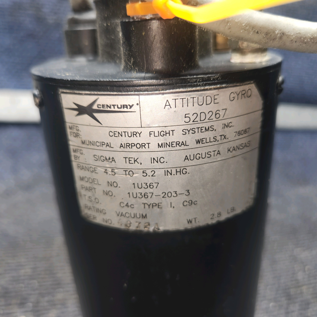 Used aircraft parts for sale, 52D267 Century Flight Systems 1U367 Piper PA28RT-201 Attitude Gyro - Cable cut