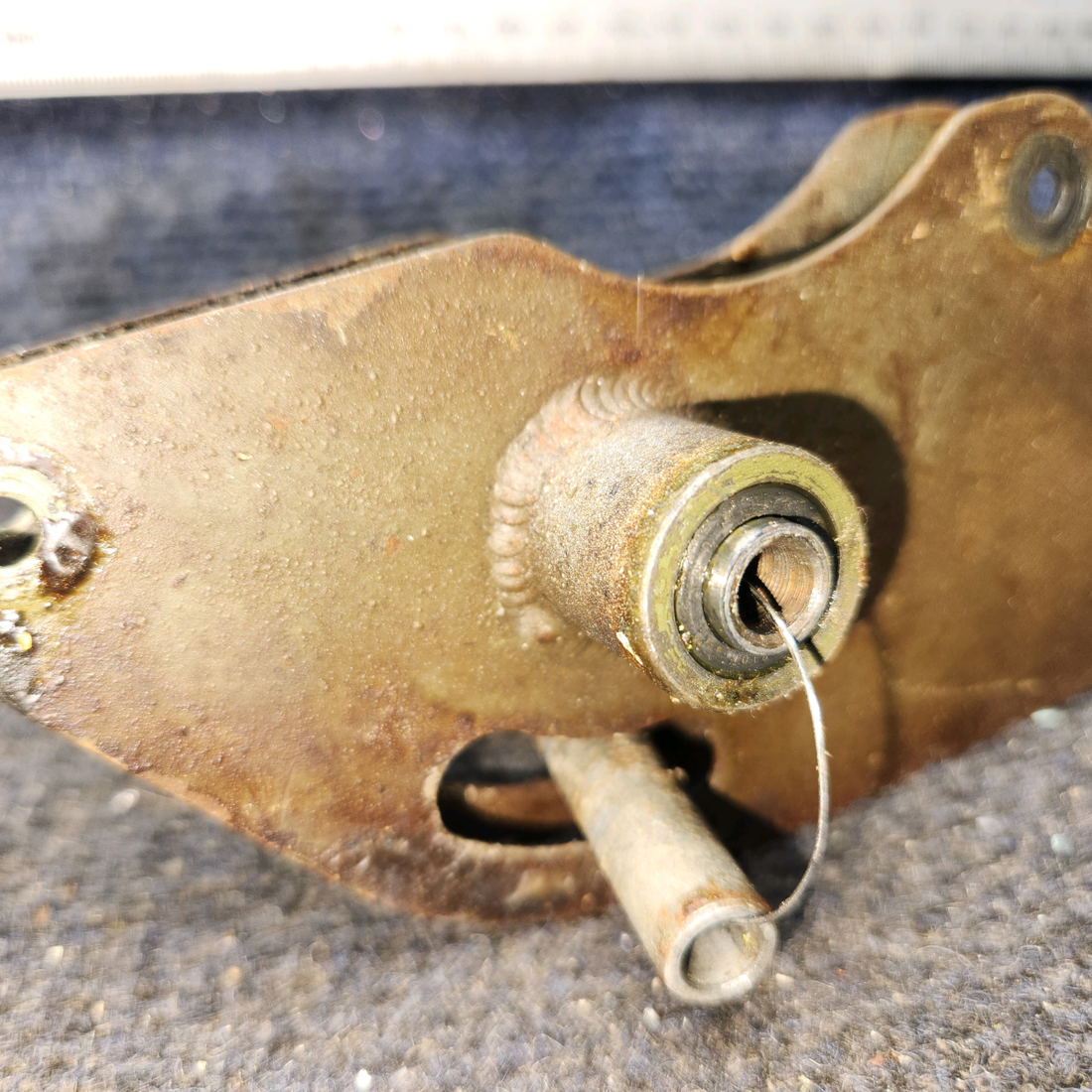 Used aircraft parts for sale, 0523223-1 Cessna 172E Aileron Bellcrank RH