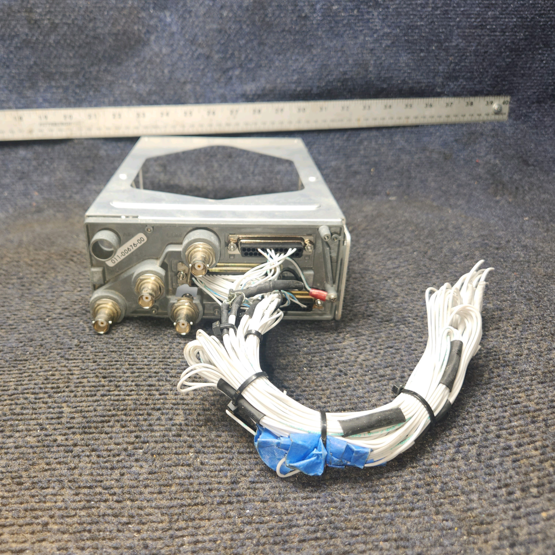 Used aircraft parts for sale, 011-01060-40 Garmin GNS 430W Cessna 172E WAAS GPS/COM/NAV With Tray and Connectors