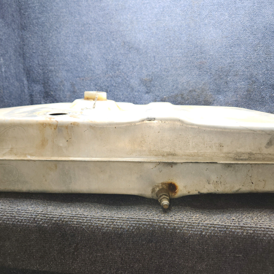 Used aircraft parts for sale, 0426508-10 cessna 150G Fuel Tank Assembly - RH