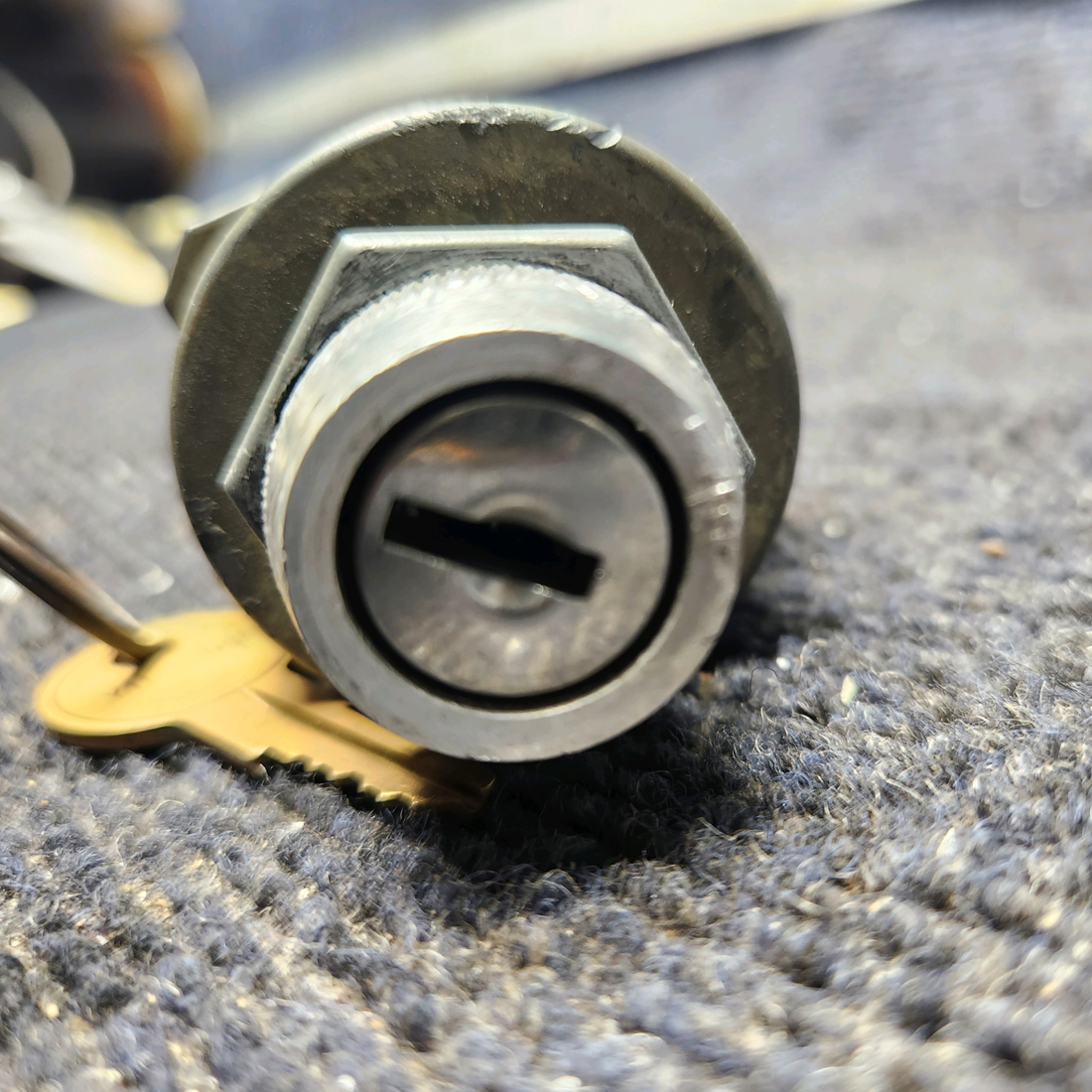 Used aircraft parts for sale, 0311038-2 cessna 150G Ignition Switch With Key