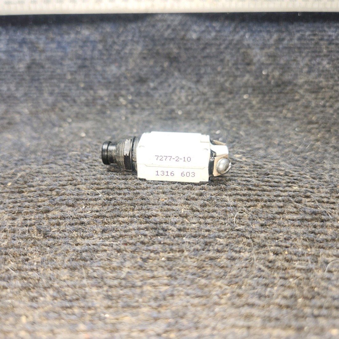 Used aircraft parts for sale, 7277-2-10 Klixon cessna 172k Circuit Breaker – 10 Amp