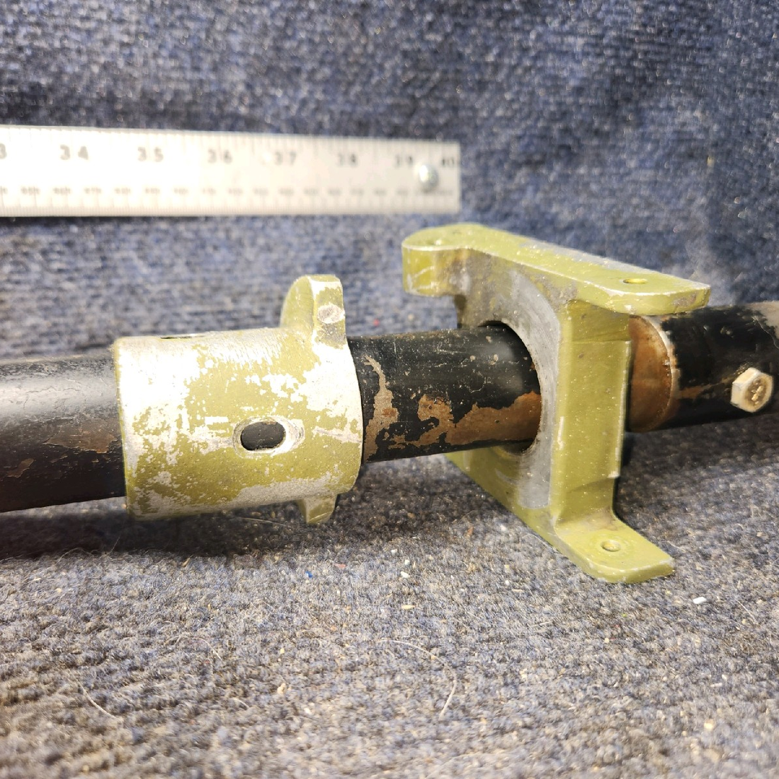 Used aircraft parts for sale, 62705-000 piper PA-28-181 Flap Torque Tube Assembly