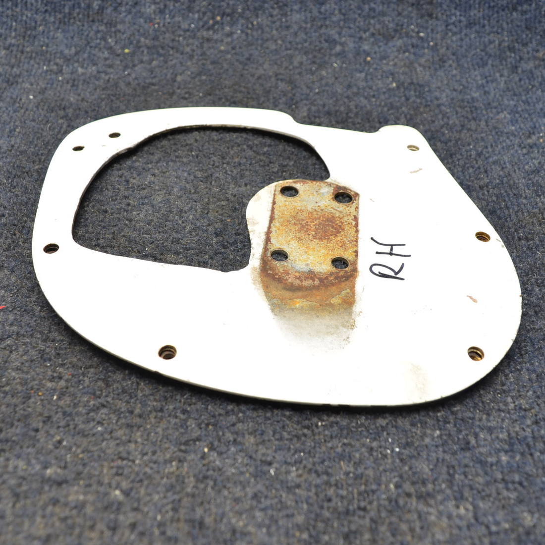 Used aircraft parts for sale, 0441143-26 Cessna C175 PLATE ASSYWHEEL FAIRING MAIN GEAR - RH