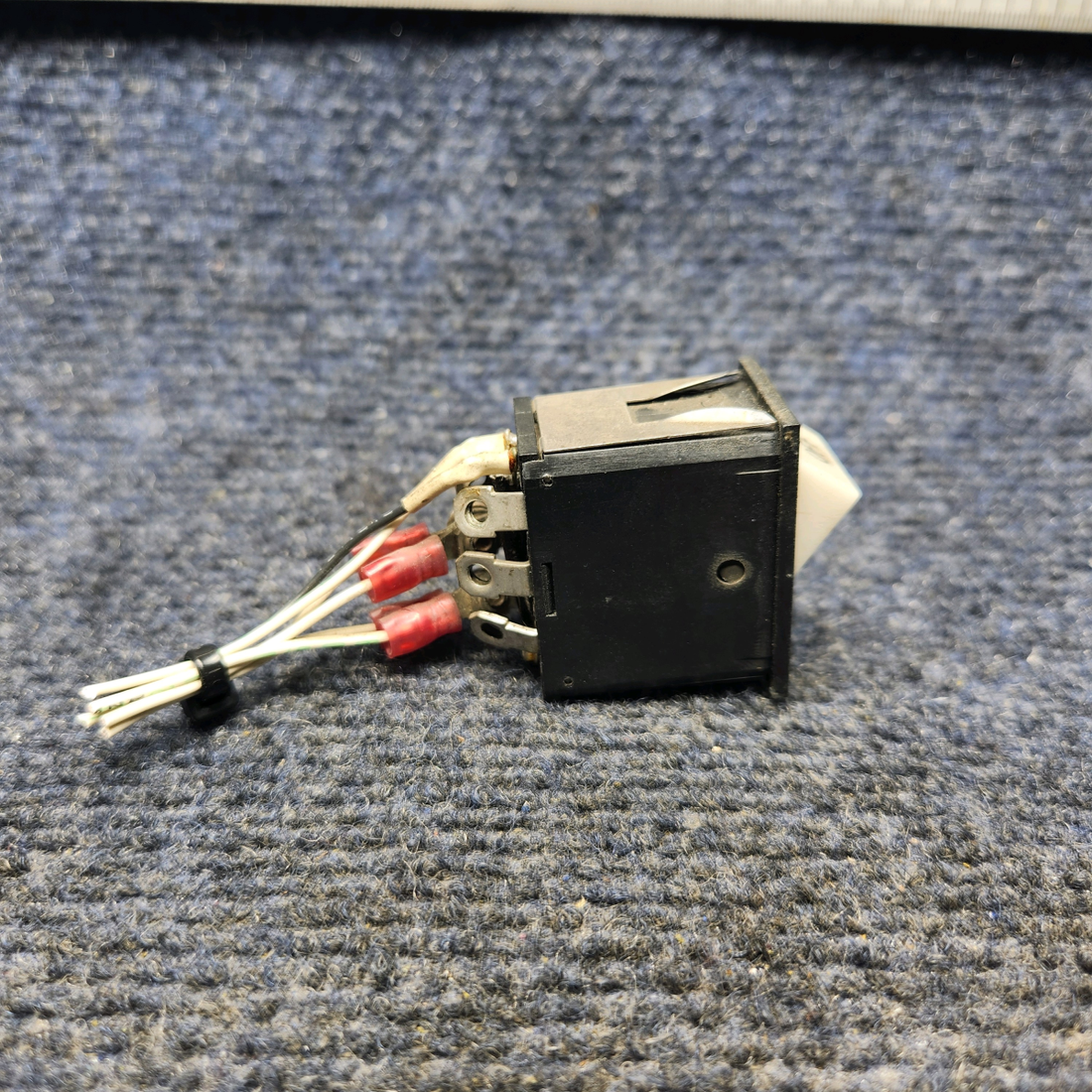 Used aircraft parts for sale, 688-296 PIPER PA28-161 Warrior III FUEL PUMP ROCKER SWITCH