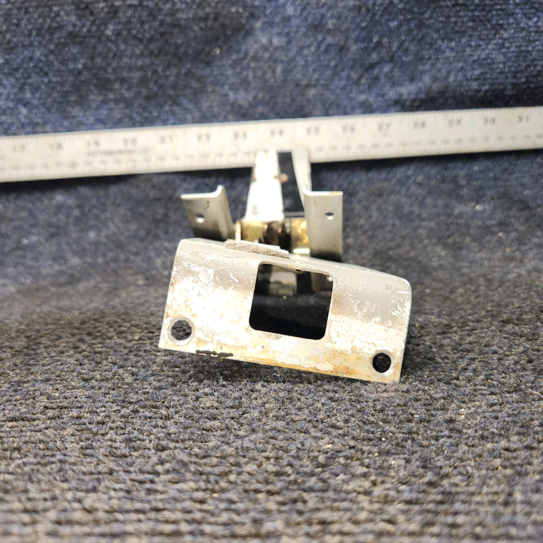 Used aircraft parts for sale, 79515-003 Piper PA32RT-300 Cabin Door Latch Assembly