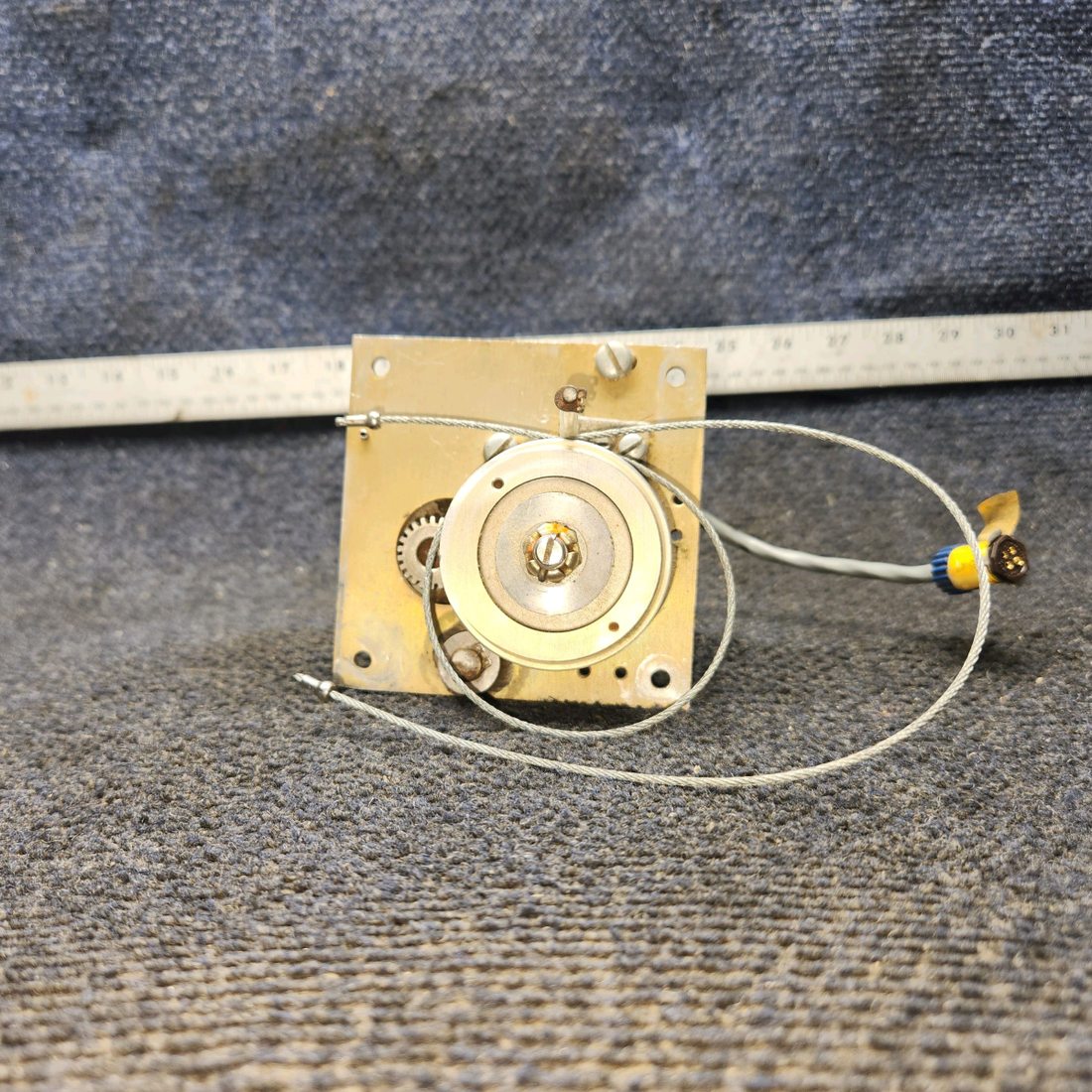 Used aircraft parts for sale, 1D414-194R Mitchell-Century Beechcraft 95-B55 Autopilot Roll Servo 28 Volts