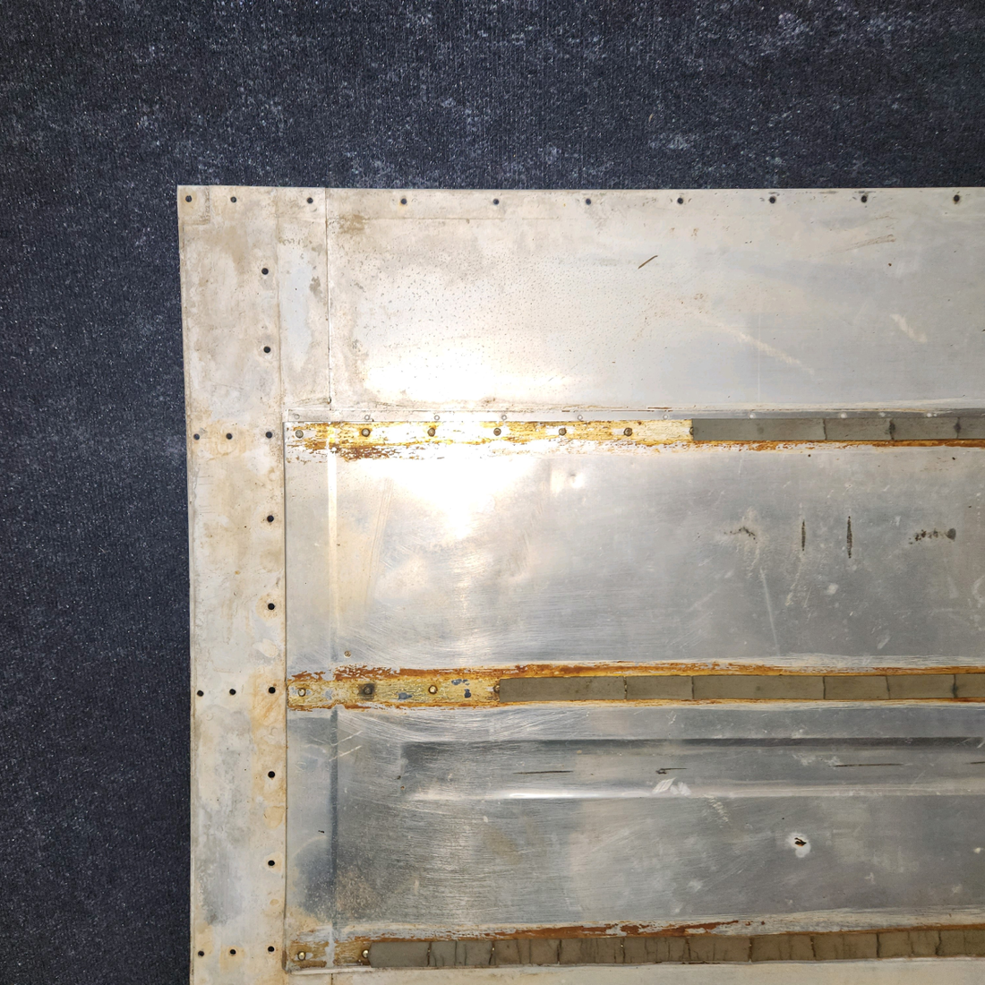Used aircraft parts for sale, 0523521-26 cessna 172N Fuel Tank Well Cover Assembly – RH