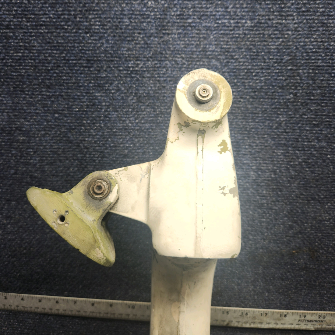 Used aircraft parts for sale, 169-810000-608 Beechcraft A23A Musketeer Custom III MAIN GEAR FORK WITH AXLE RH