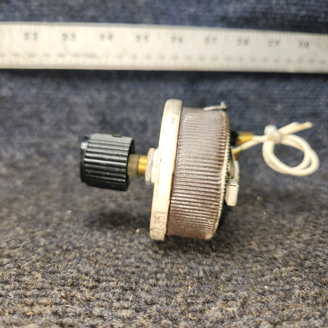 Used aircraft parts for sale, J-22-F2-351 Ohmite BEECHCRAFT 95-55B Dimmer Assembly – 15 Amp