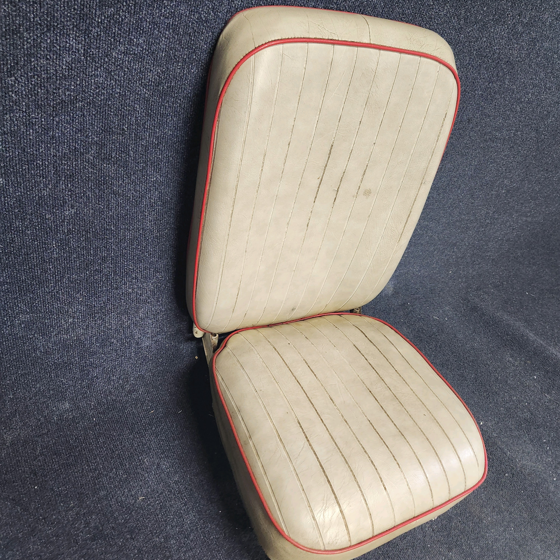 Used aircraft parts for sale, 0400118-90 Cessna C-150J CO PILOT RIGHT SEAT ASSEMBLY CORE