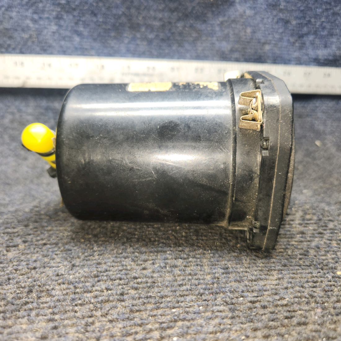 Used aircraft parts for sale, 7000 United Instruments Cessna 172 Vertical Speed Indicator