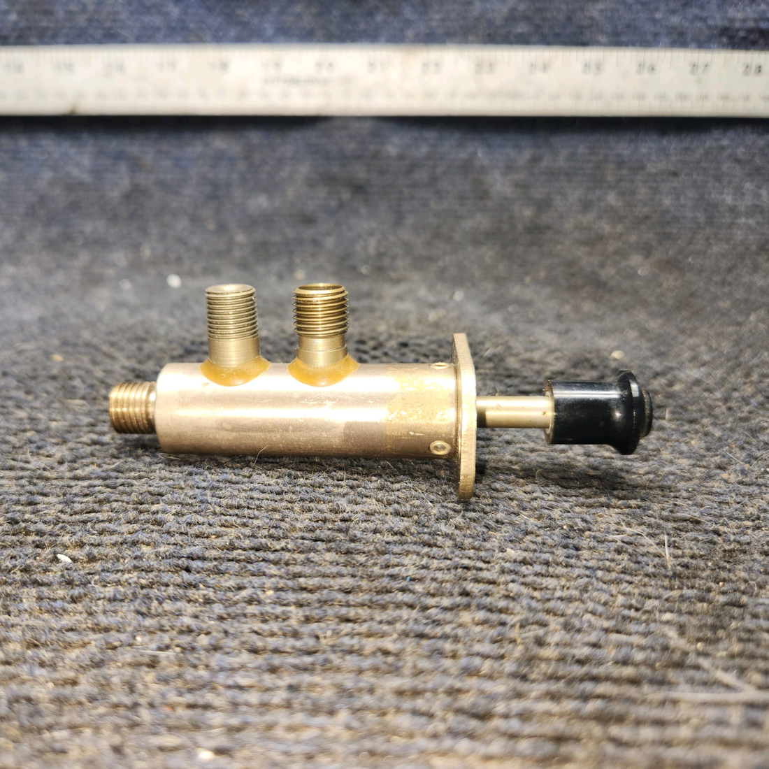 Used aircraft parts for sale, 2013142-13 cessna 172N Static Valve Assembly