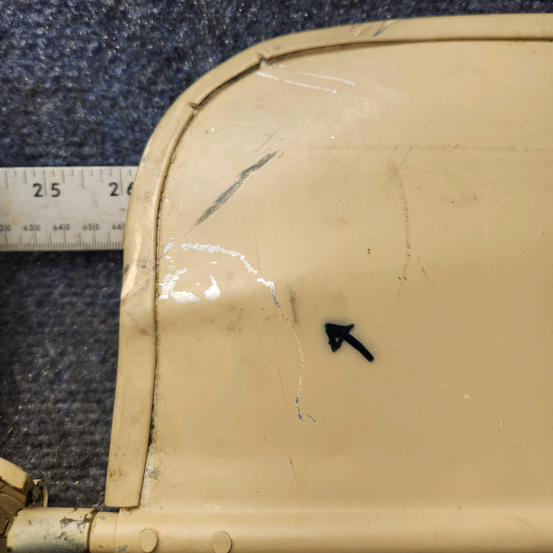 Used aircraft parts for sale, 0713011-13 Cessna 172 Sun-Visor Set LH & RH with brackets (Dent)