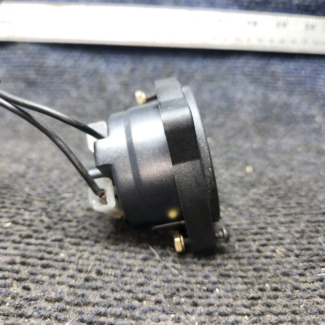 Used aircraft parts for sale, 100690 Datcon 873-IB cessna 172k Hour Meter Indicator – 12/24V, 333.2 Hours