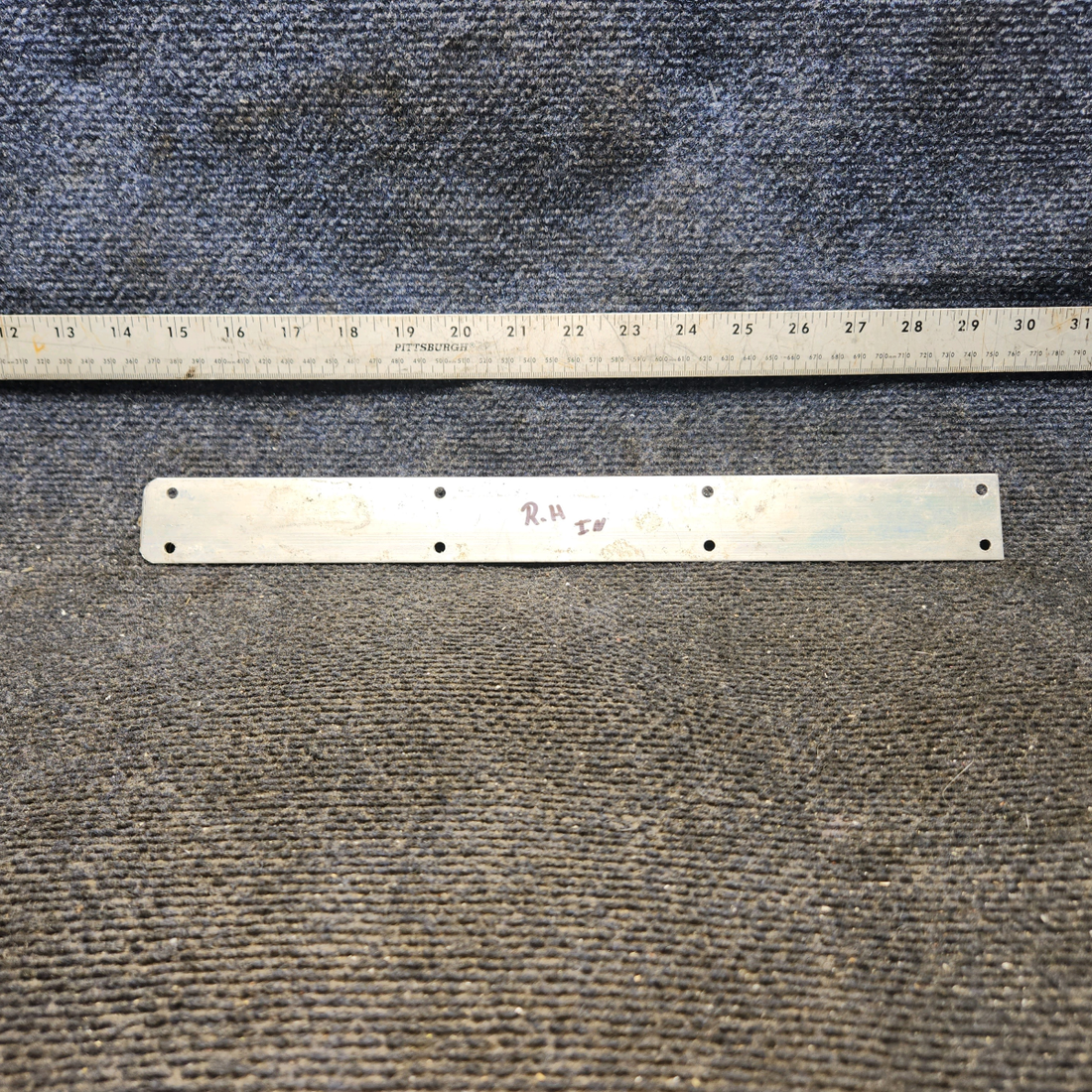 Used aircraft parts for sale, 0410219-2 cessna 150G Inboard Seat Rail Assembly
