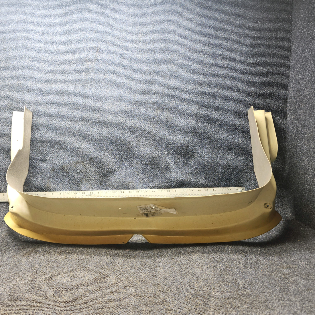 Used aircraft parts for sale, 2415014-7 Cessna 172RG MOLDING REAR WINDOW LOWER