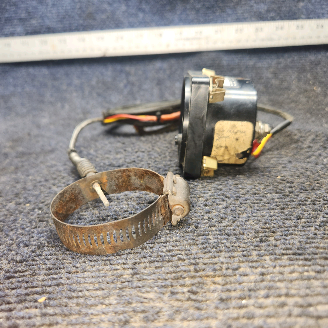 Used aircraft parts for sale, 202A 7A Alcor Aviation Piper PA28RT-201 EGT Gauge W/ Probe