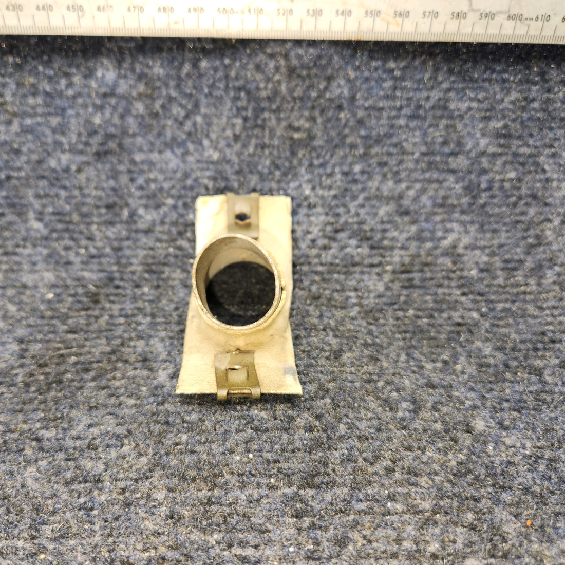Used aircraft parts for sale, 0501030-2 CESSNA 172K AIR VENTILATION ADAPTER