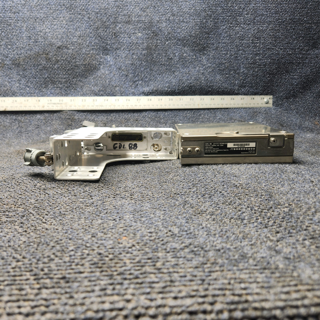 Used aircraft parts for sale, 011-02369-00 Garmin GDL-88 PIPER PA-24-250 Transceiver with Dual Link ADS-B in / Out Tray & Bracket