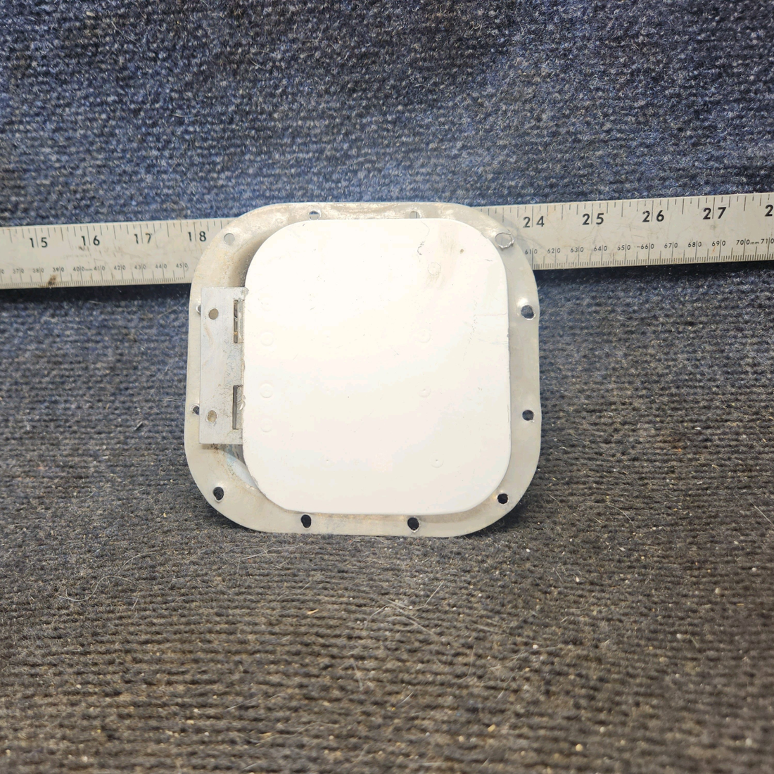 Used aircraft parts for sale, 0713135-2, 0713139-1 cessna 172N Outside Air Door Assembly