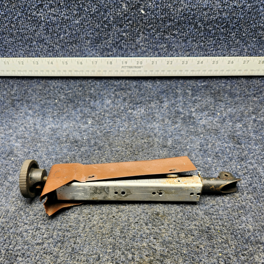 Used aircraft parts for sale, 62829-003 PIPER PA28-140 RUDDER TRIM SHAFT ASSY