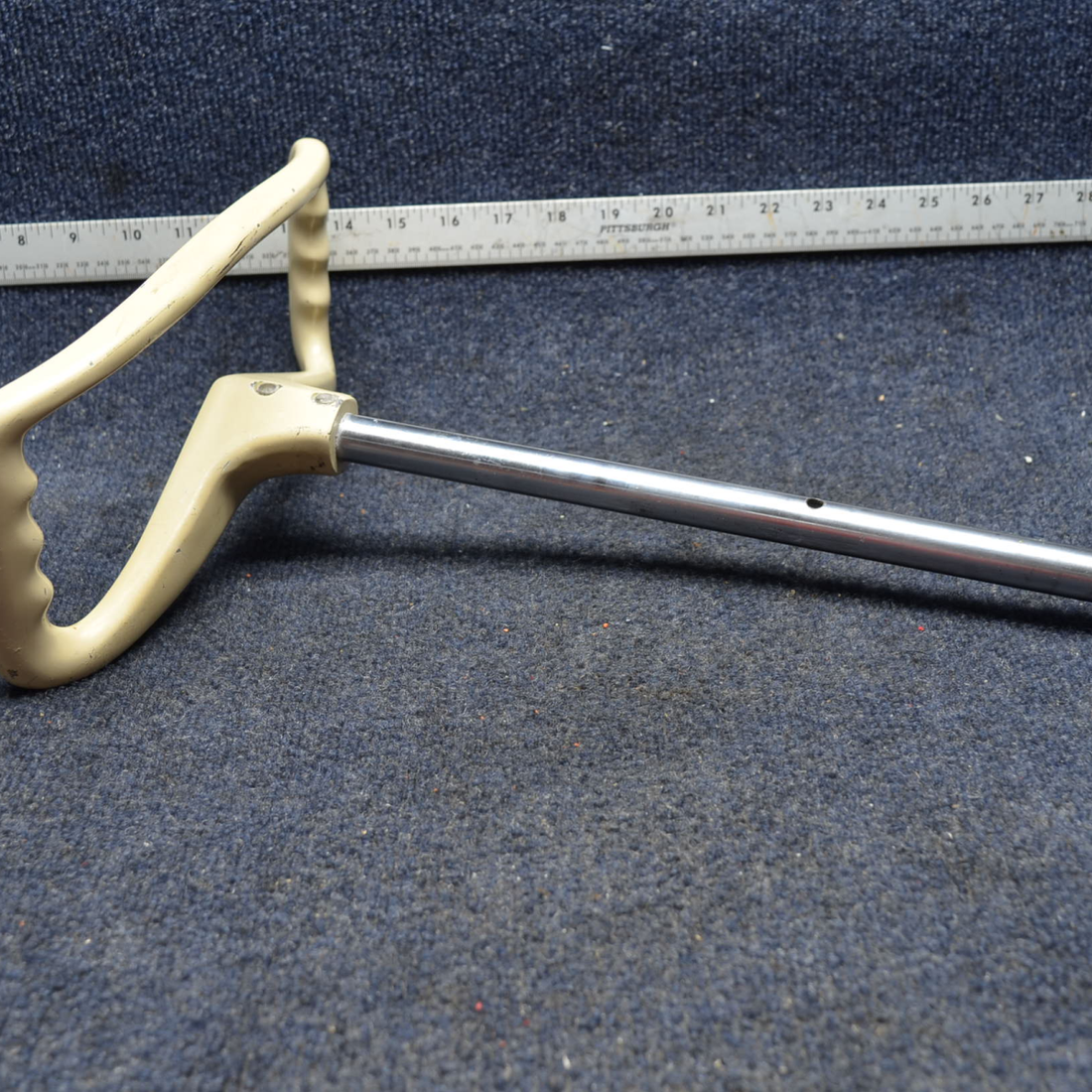 Used aircraft parts for sale, 0513136-1 Cessna C175 CONTROL WHEEL ASSY W/ SHAFT DIAMETER 0.64"