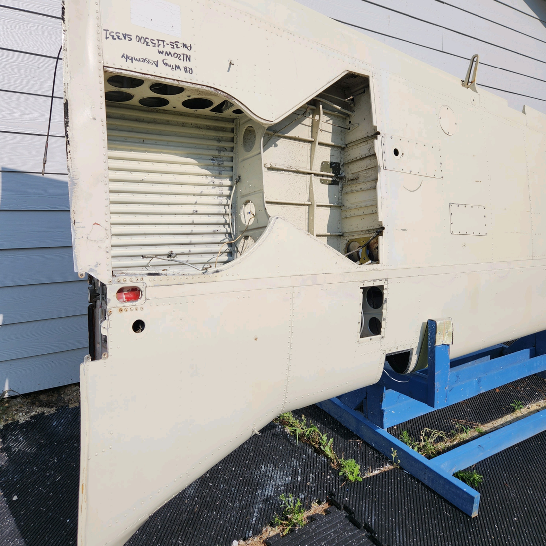 Used aircraft parts for sale, 35-115300 SA331 BEECHCRAFT F35 RH WING ASSEMBLY-OR IS SOLD IN PARTS