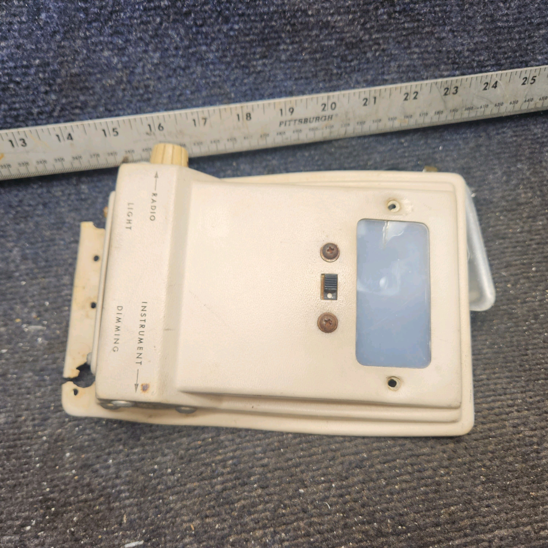Used aircraft parts for sale, 0511482-9 cessna 150G Cabin/Cockpit Dome Light Cover