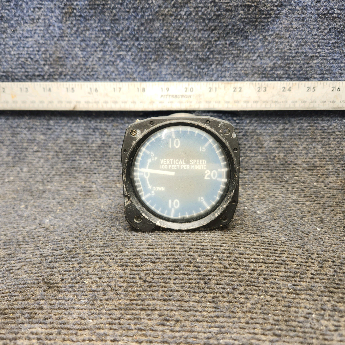 Used aircraft parts for sale, 7000 United Instruments piper PA-28-181 Vertical Speed Indicator