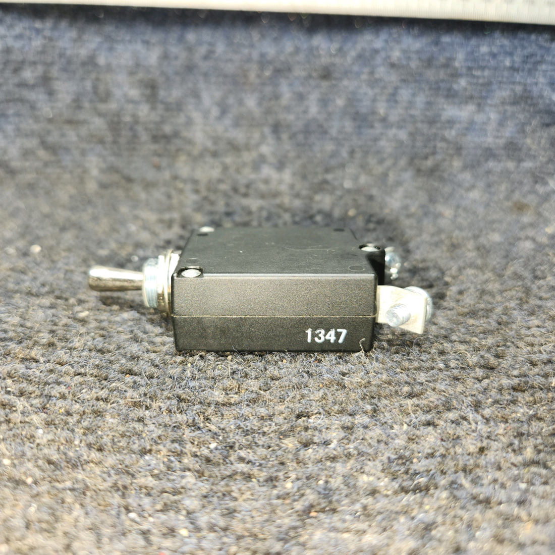Used aircraft parts for sale, W31X2M1G5 Tyco Electronics W31 Series PIPER PA-24-250 Circuit Breaker – 5 Amps, Price per Each