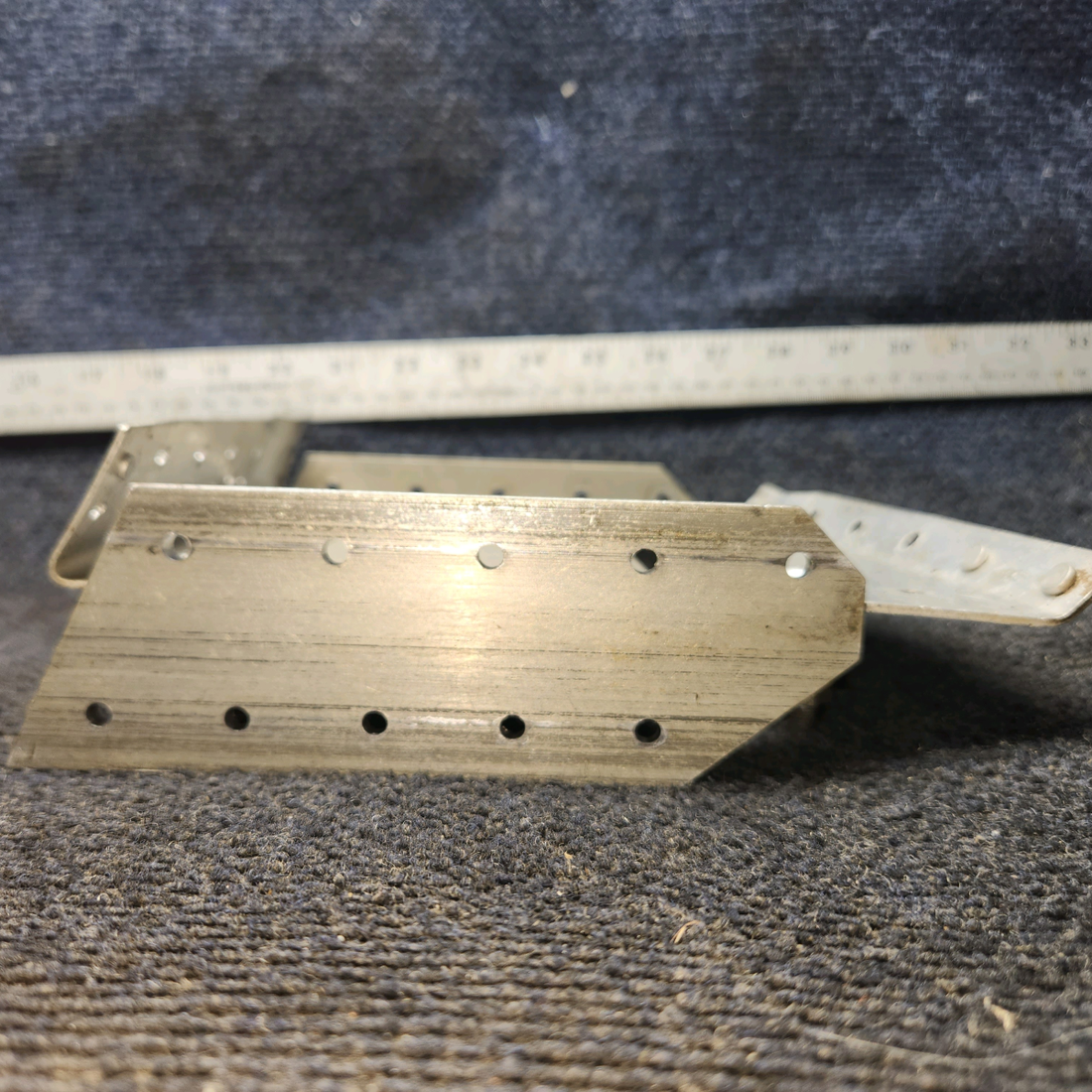 Used aircraft parts for sale, 0411899-1 cessna 150G Main Landing Gear Stiffener Support – RH