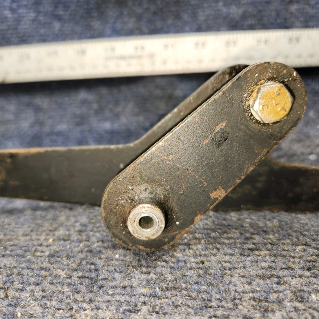 Used aircraft parts for sale, 62771-001 Piper PA28-140 Aileron Bellcrank Assembly RH