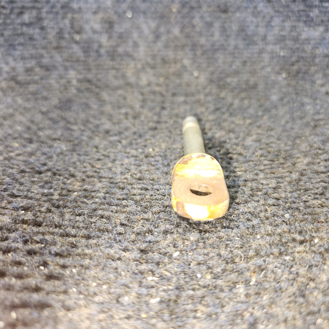 Used aircraft parts for sale, 402-057 Piper PA28 Door Cabin Attach Bolt Set 2