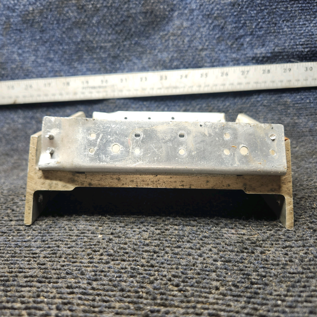 Used aircraft parts for sale, 0411899-1 cessna 150G Main Landing Gear Stiffener Support – RH
