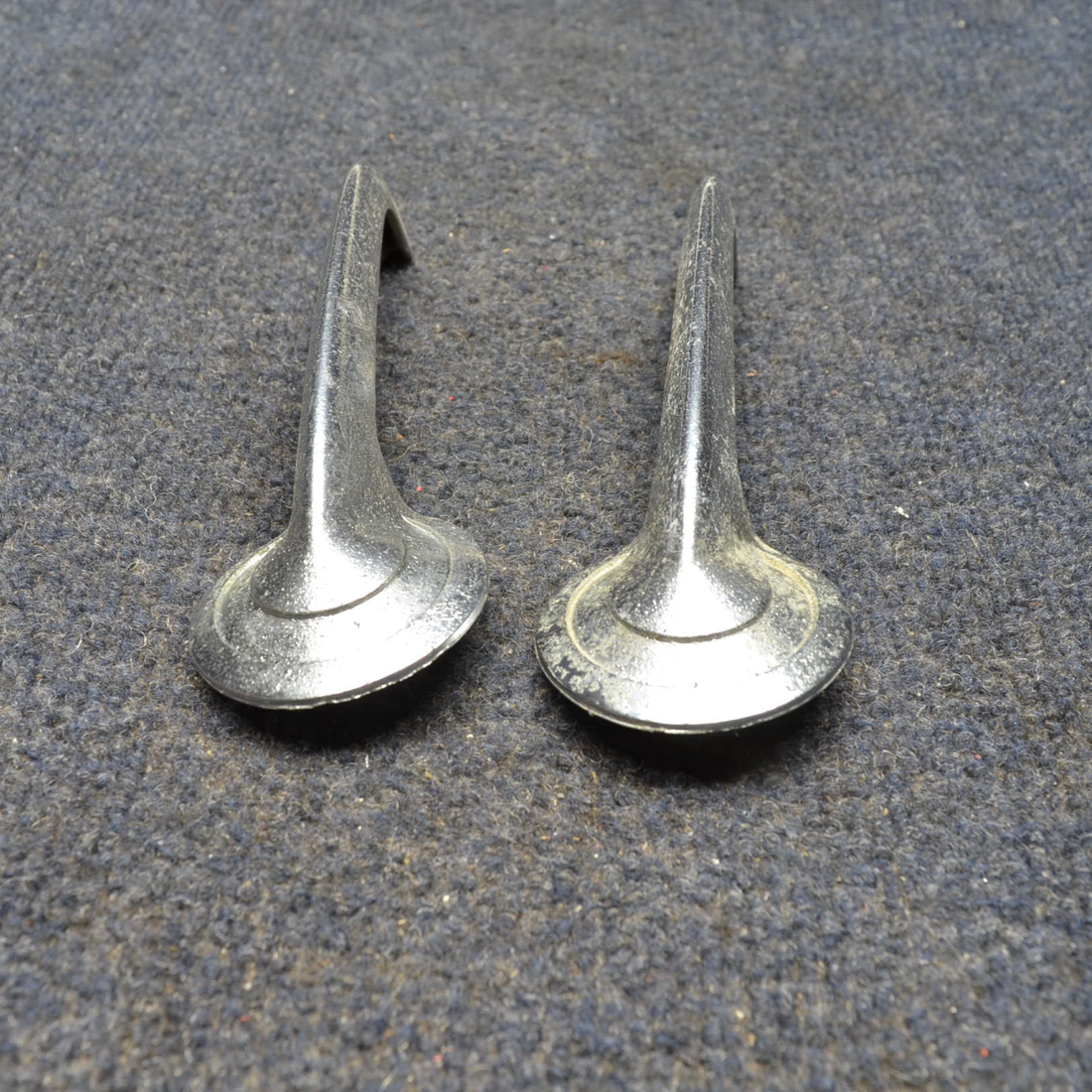 Used aircraft parts for sale, 0511303-1 Cessna C175 CABIN DOOR HANDLE INDSIDE DOOR- PRICE PER EACH