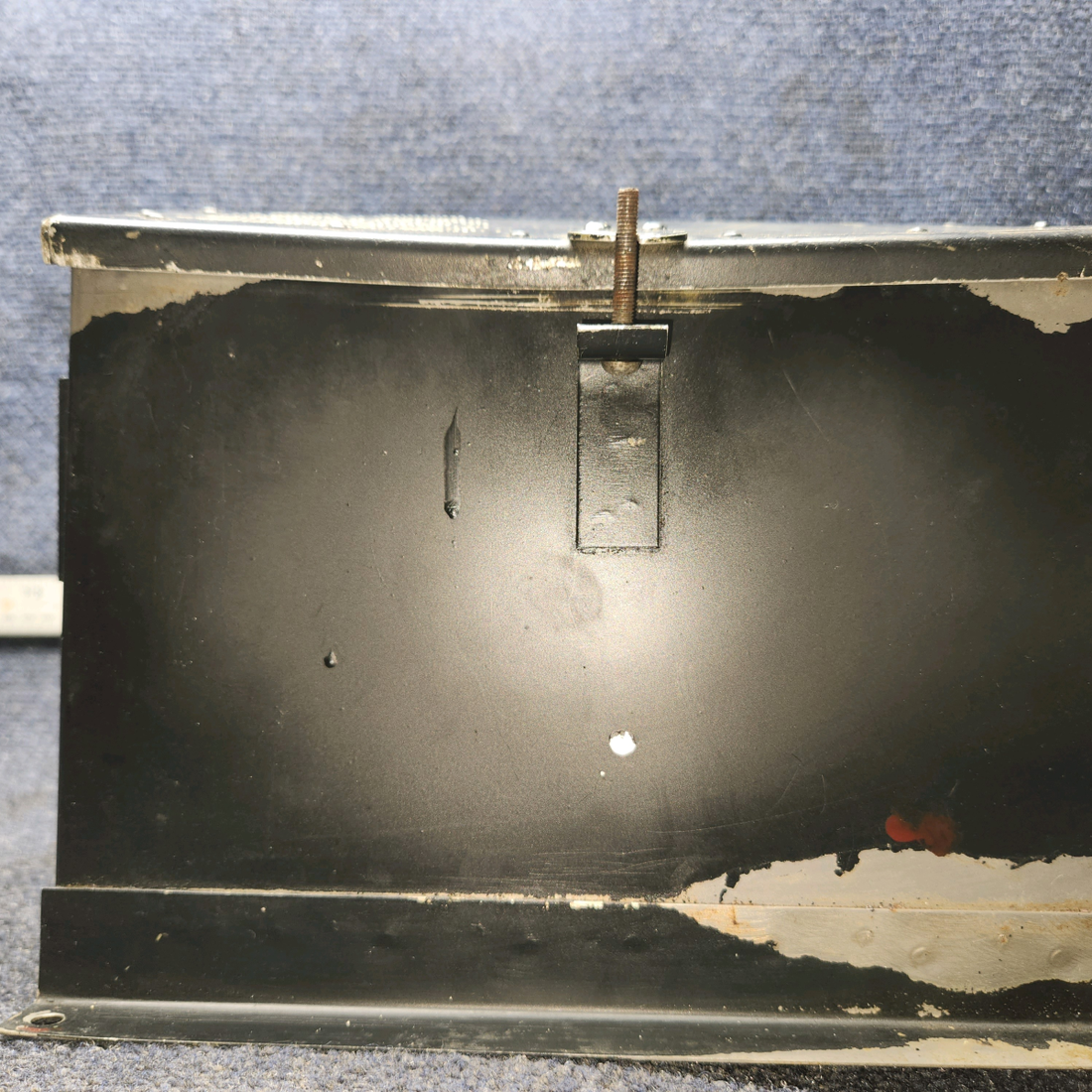 Used aircraft parts for sale, 63888-000 / 63977-000 Piper PA28-140 Battery Box Assembly W/ Lid