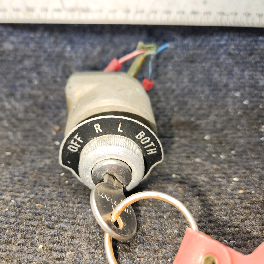 Used aircraft parts for sale, 10-357290-1 A Bendix Piper PA-28-140 Ignition Switch with Key