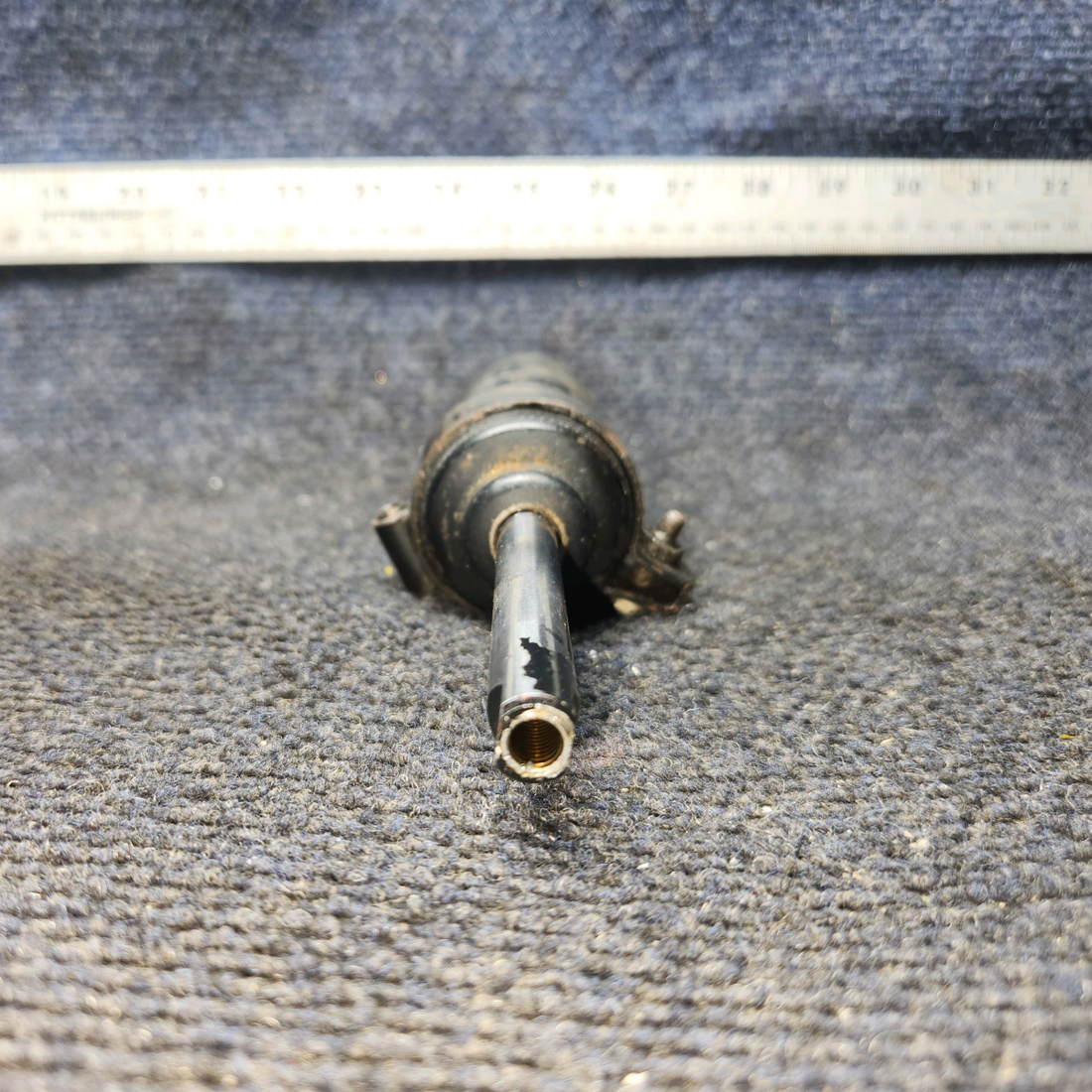 Used aircraft parts for sale, 486599 Maeco PIPER PA28-140 Shimmy Dampener Assembly