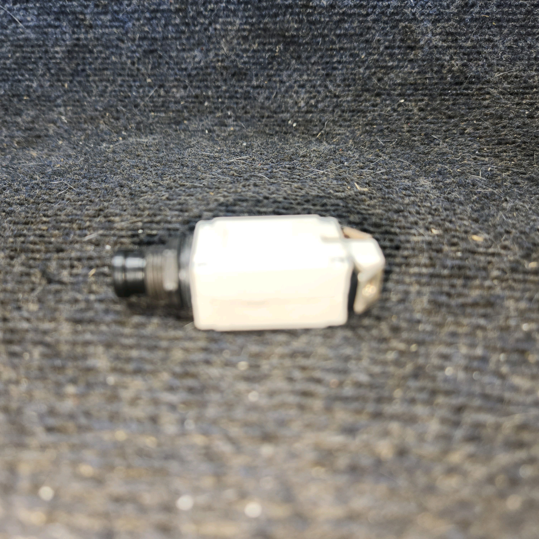 Used aircraft parts for sale, 7277-2-5 Klixon cessna 172k Circuit Breaker – 5 Amp
