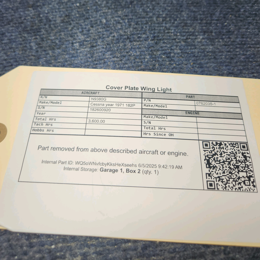 Used aircraft parts for sale, 0762035-1 Cessna 182P Cover Plate Wing Light