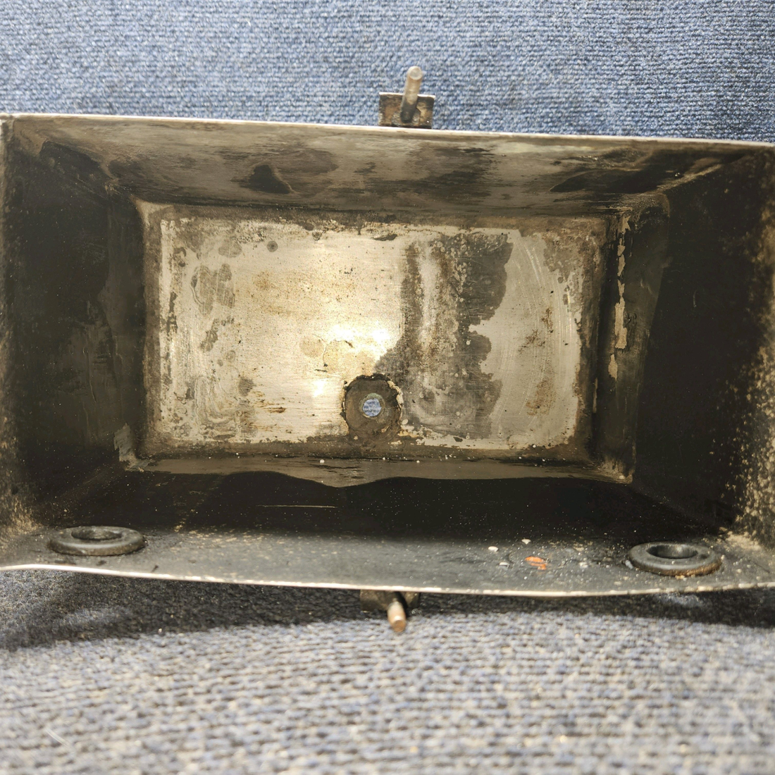 Used aircraft parts for sale, 63888-000 PIPER PA28-140 Battery Box w/ Lid