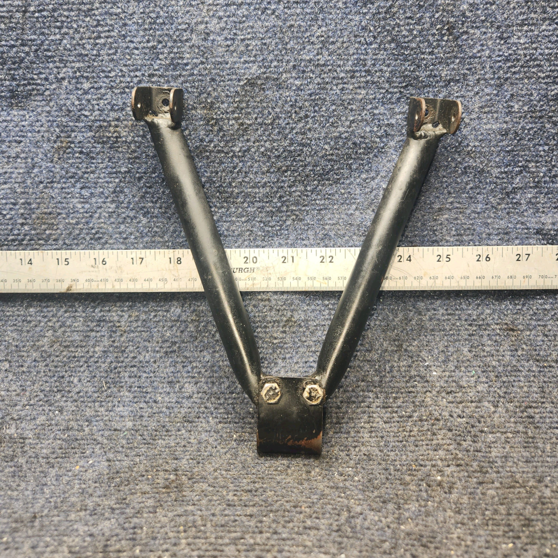 Used aircraft parts for sale, 63464-000, 68468-000 Piper PA28-140 Toe Brake Brace Assy with Braket