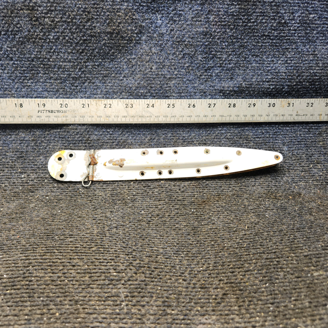 Used aircraft parts for sale, 0511238-1 cessna 172N Hinge Half Assembly